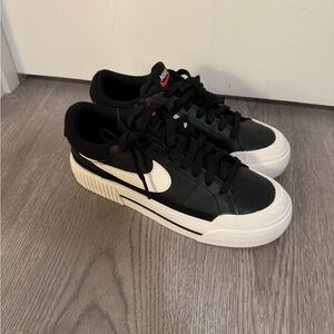 Nike Court Legacy Lift Sneakers